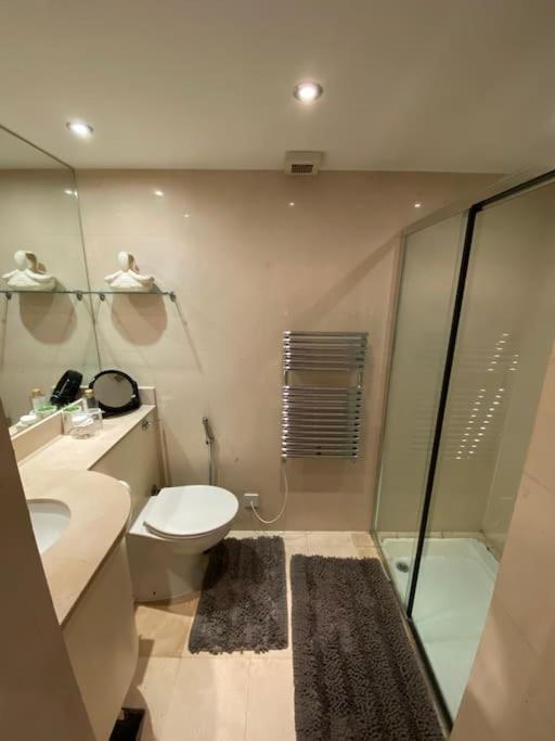 Spacious Flat In The Most Desirable Area Of Londra Exterior foto