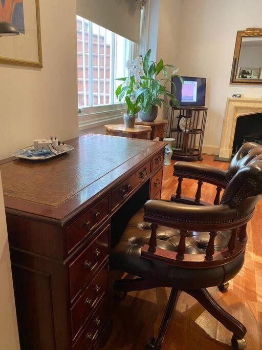 Spacious Flat In The Most Desirable Area Of Londra Exterior foto