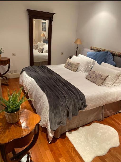 Spacious Flat In The Most Desirable Area Of Londra Exterior foto