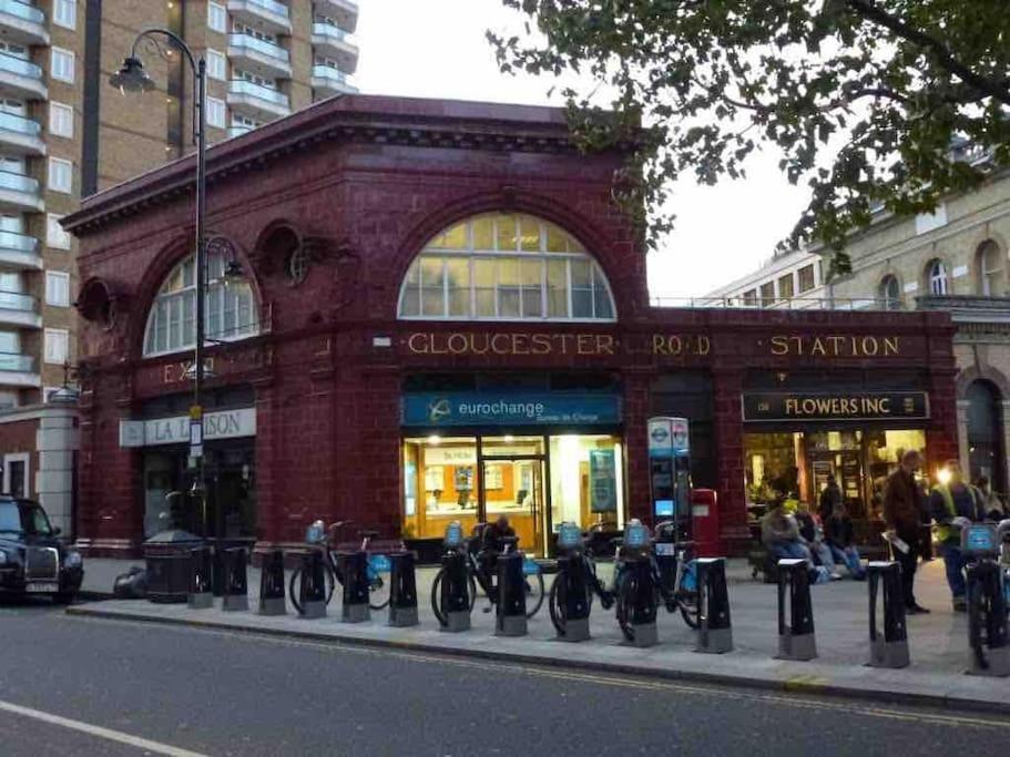 Spacious Flat In The Most Desirable Area Of Londra Exterior foto